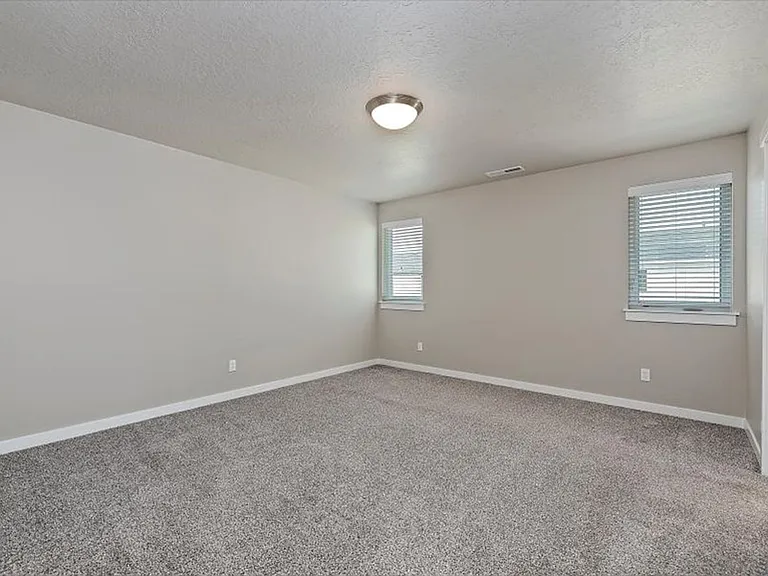 3093 N Summermoon Ave — Photo 35