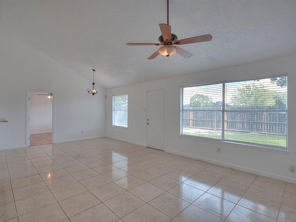 3rd image of 17319 Edgehaven Dr