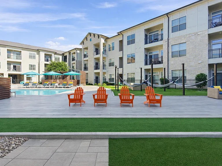 The Sterling at Oak Hills — Photo 25