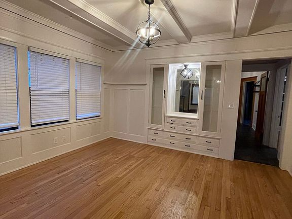 2nd image of 1812 E Newberry Blvd