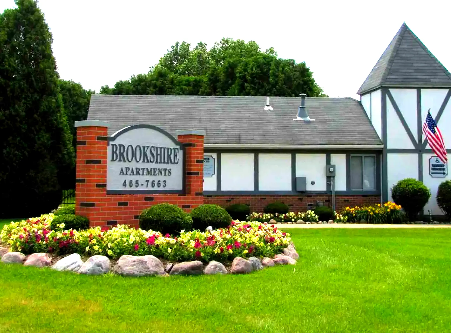 Brookshire Apartments — Photo 2
