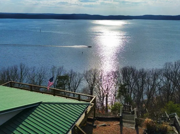 318 Eagle Shore Dr, Dover, TN 37058