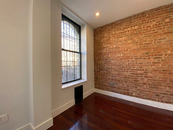 3rd image of 514 W 135th St APT 2