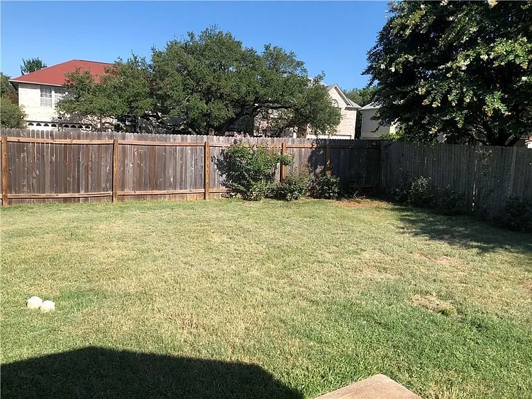 13200 Amasia Dr — Photo 30