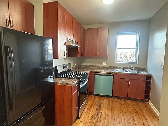 4th image of 9118-9124 S Dauphin Ave