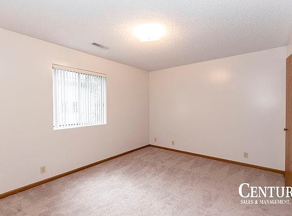 2nd image of 4615 Prescott Ave
