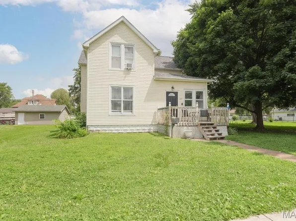 111 W 4th North St, Mount Olive, IL 62069