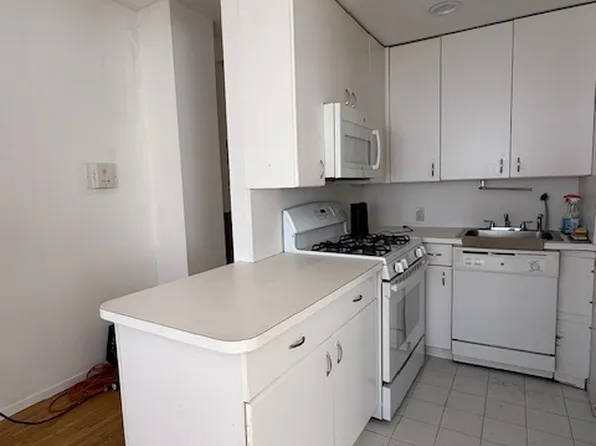 4050 Nostrand Avenue image 7 of 17