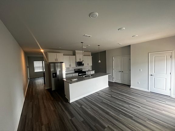3rd image of 1474 Hasse Ave