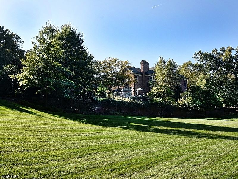 2nd image of 267 Hartshorn Dr
