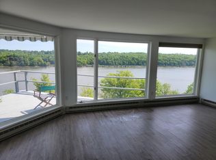 370 Red Top Rd, Highland, NY 12528