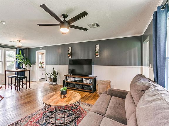 5th image of 1614 Oxford Way