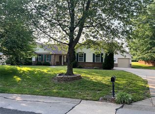 4220 Woodfield Pl, Belleville, IL 62226