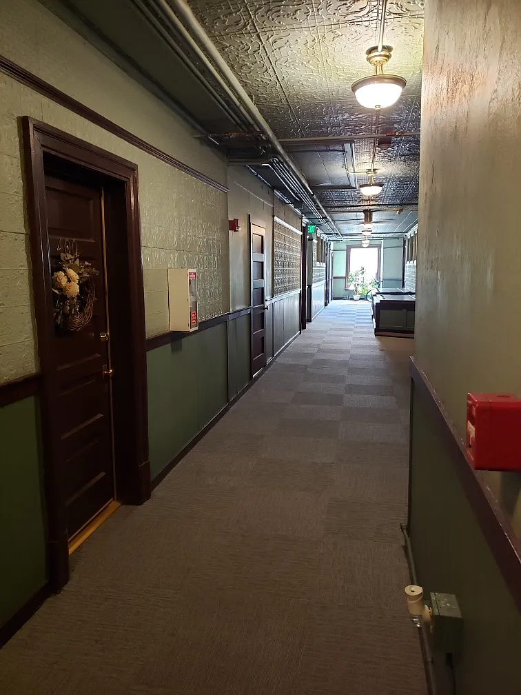 Metro Apartments — Photo 2
