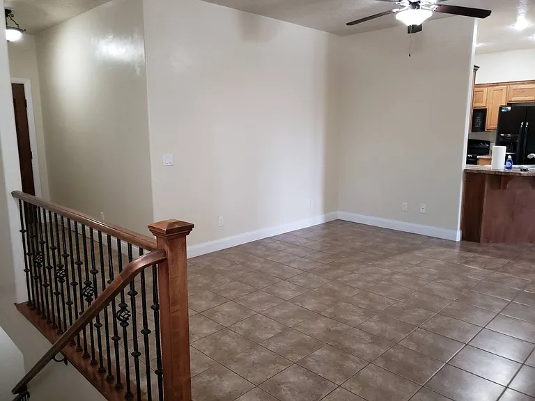 1385 W Clinton Way — Photo 9