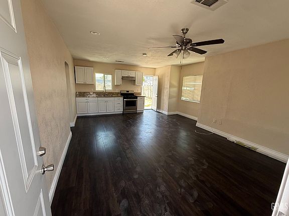 4th image of 1218 Owens St
