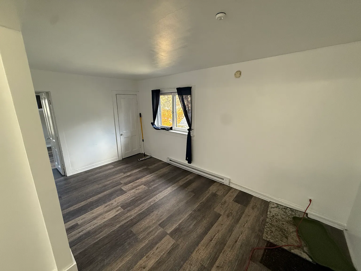 1 bed, 1000 sqft, $1,000 — Photo 3