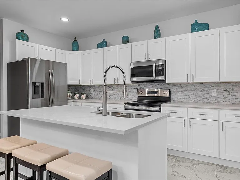 5911 Pershing Ave — Photo 11
