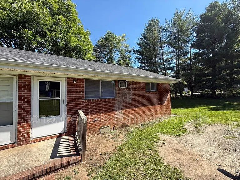 133 C Pleasant Dr — Photo 1