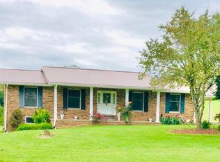 395 Cross Valley Rd, Surgoinsville, TN 37873