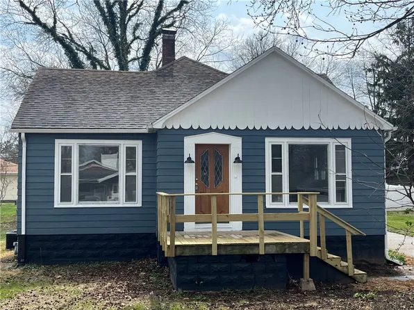 1146 Buchanan Ave, Charleston, IL 61920