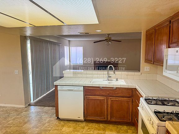 5th image of 25959 Joanne Dr