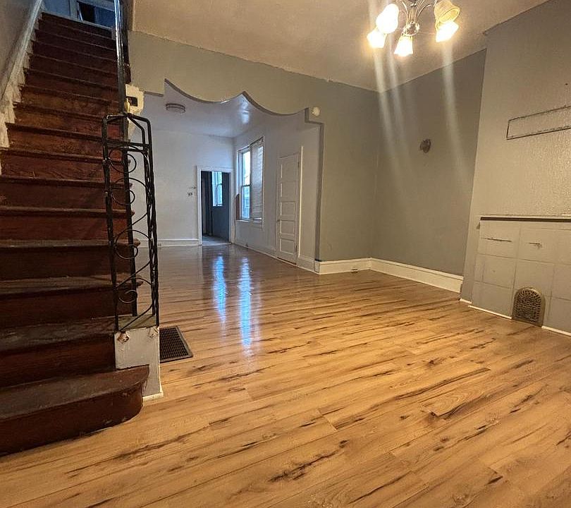 1st image of 2442 N 24th St