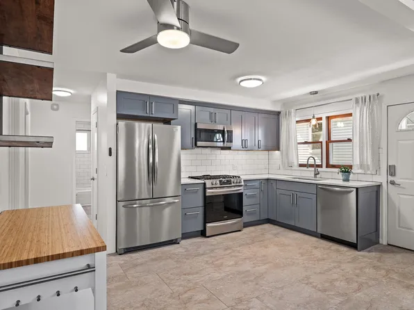 3321 30th Ave N, Robbinsdale, MN 55422