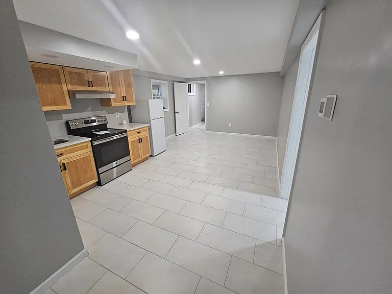 39 Anna St — Photo 1