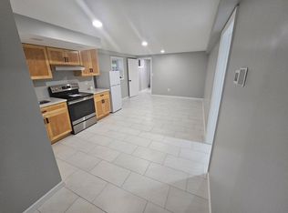 39 Anna St, Bay Shore, NY 11706