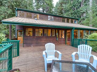8744 Woodbank Dr NE, Bainbridge Island, WA 98110