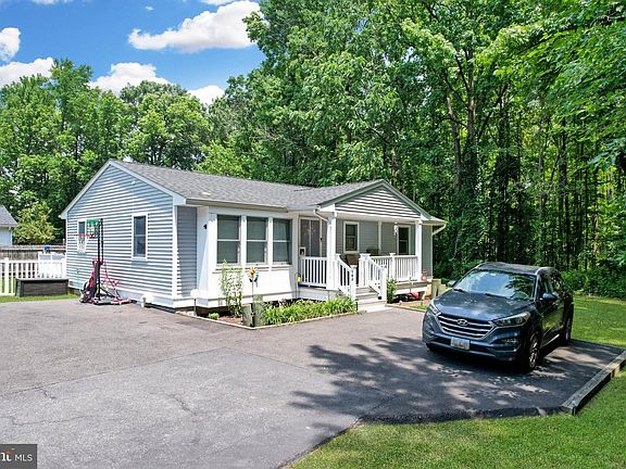2nd image of 105 Bobbit Ct
