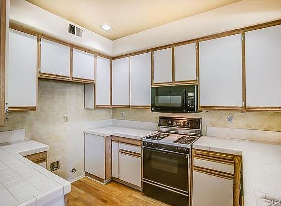 4th image of 18 Hillgate Pl