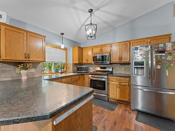 5th image of 2641 Oak Ridge Dr
