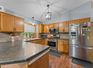 2641 Oak Ridge Dr, Monticello, MN 55362