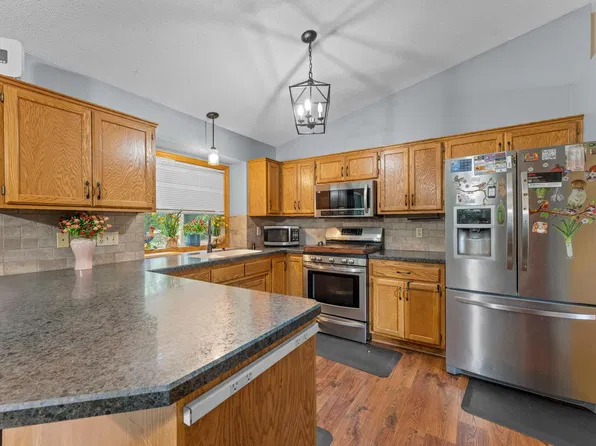 2641 Oak Ridge Dr, Monticello, MN 55362