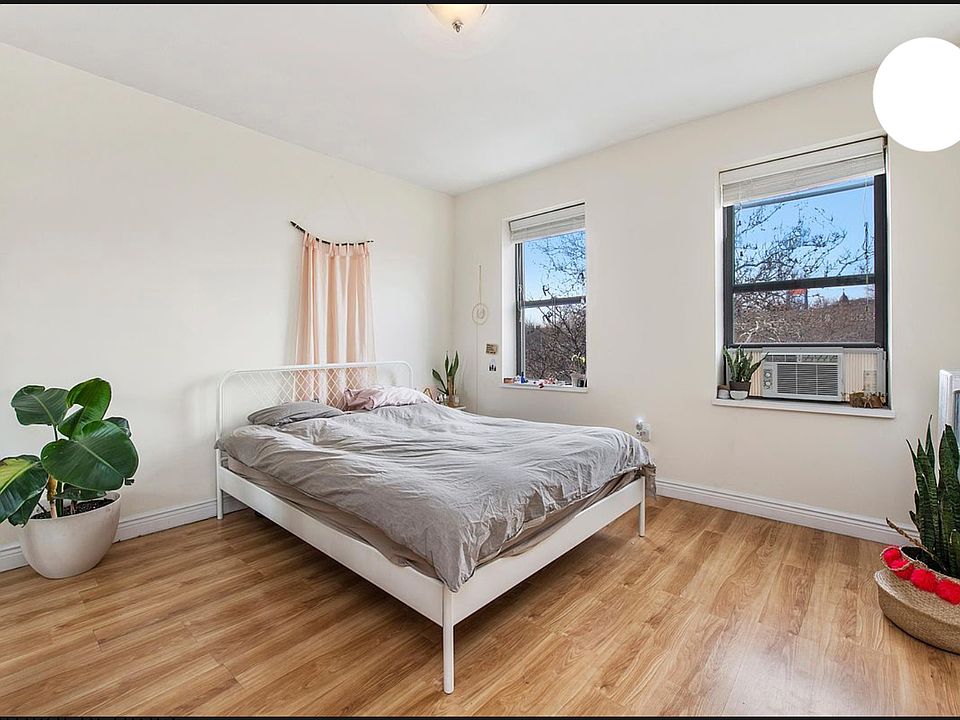 1st image of 303 E 10th St APT 10