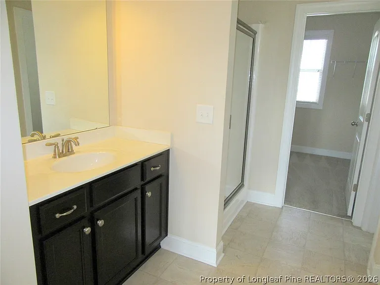 512 Rossendale Dr — Photo 21