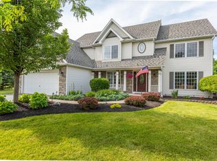 16 Helmsford Way, Penfield, NY 14526