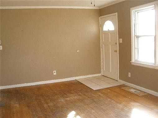 4th image of 6839 Winchester Ave