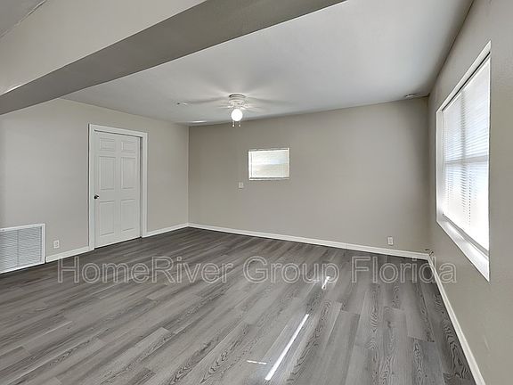 3rd image of 2509 Clairmont Ave
