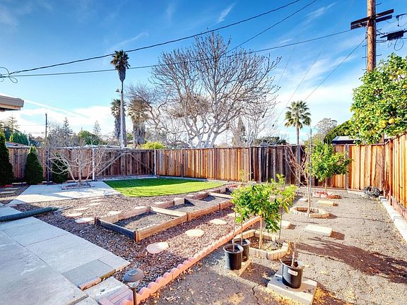 4th image of 2597 Patricia Dr