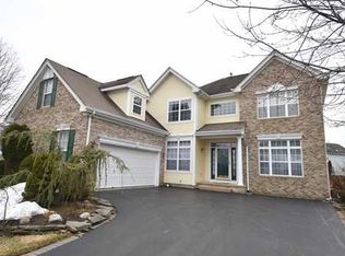 10 Birch Dr, Plainsboro, NJ 08536