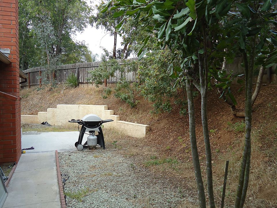 2nd image of 321 Calle Adela