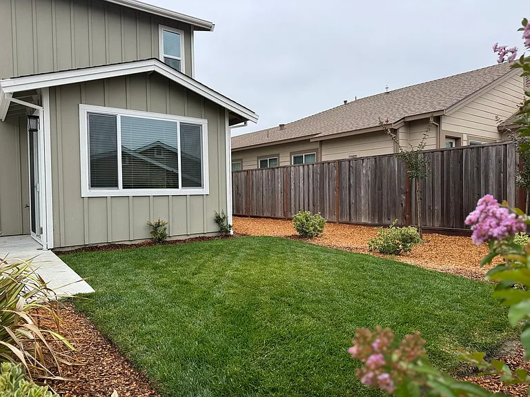1845 Palisades Dr — Photo 30