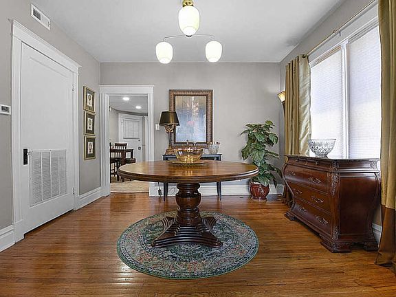 5th image of 3219 Halliday Ave