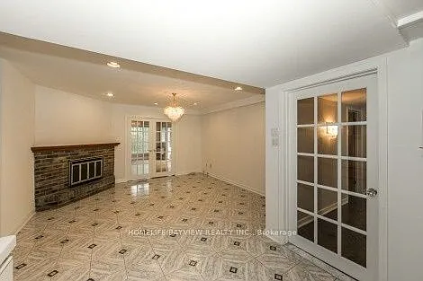 17 Royal Oak Dr — Photo 7