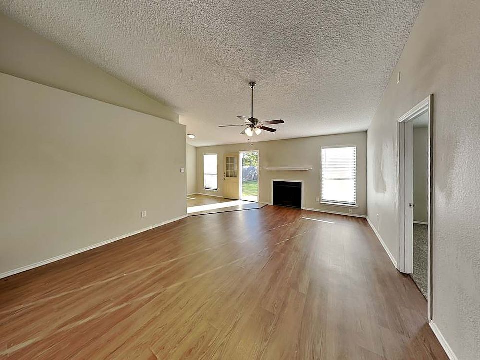 1st image of 307 Iberis Dr