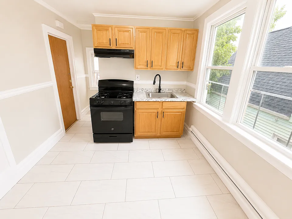 56 Mapes Ave #3