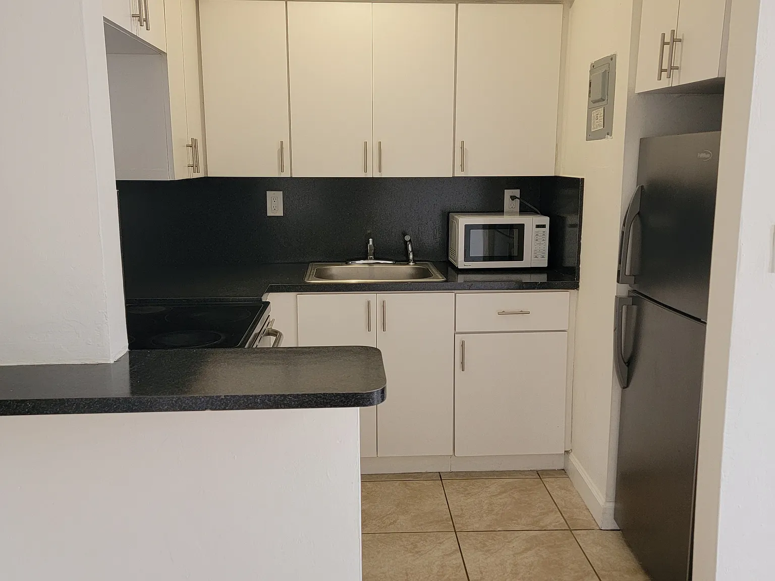 2 bed, $1,600 — Photo 3